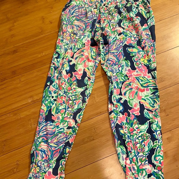 Lilly Pulitzer Small Piper Jogger w/Tassels - Picture 8 of 12